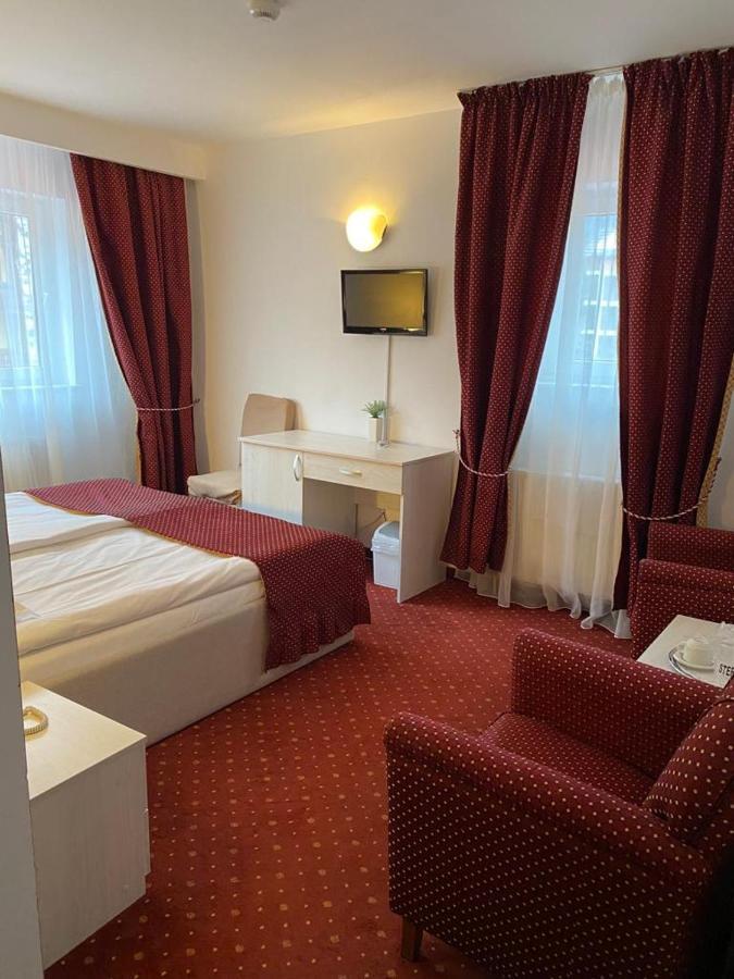 Hotel Miraj - Restaurant & Sauna & Biliard Poiana Brasov Extérieur photo