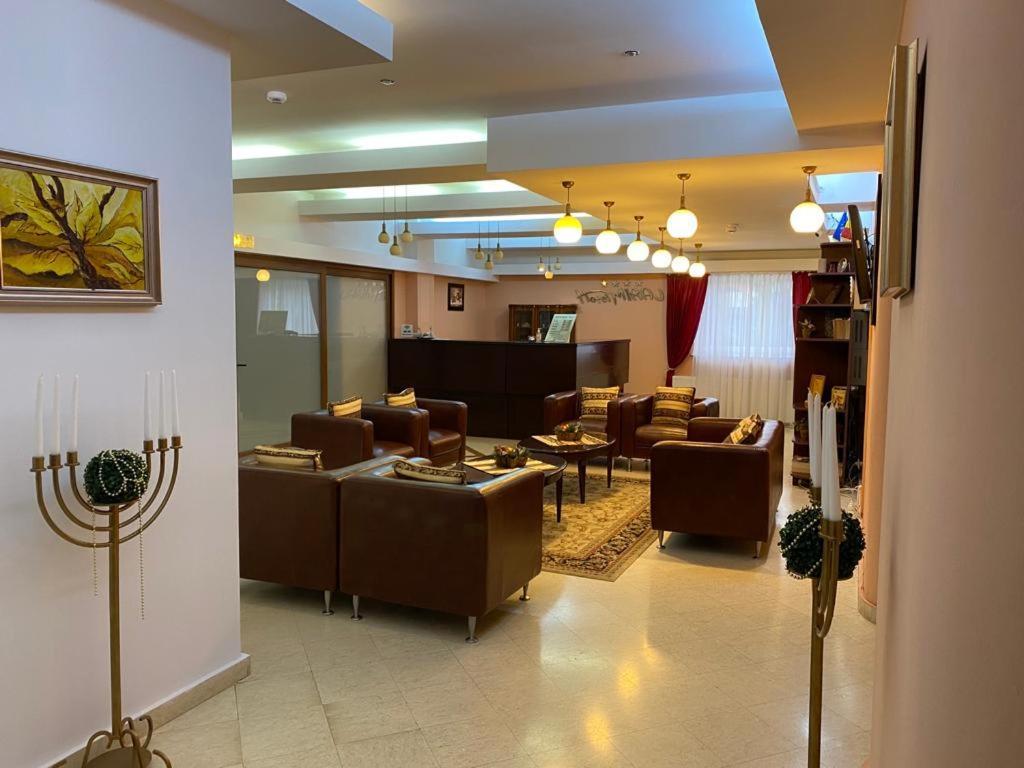 Hotel Miraj - Restaurant & Sauna & Biliard Poiana Brasov Extérieur photo